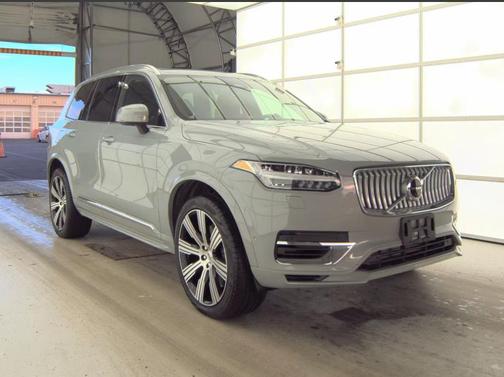 2025 Volvo XC90 Plug-In Hybrid T8 Plus 7-Seater