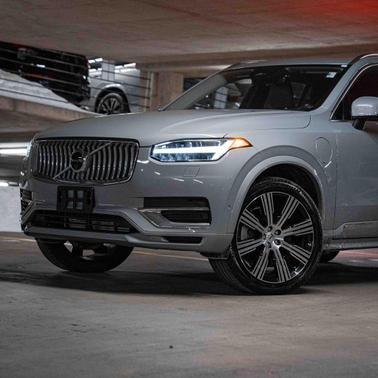 2025 Volvo XC90 Plug-In Hybrid T8 Plus 7-Seater