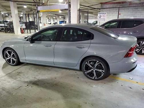 Vapour Grey 2024 Volvo S60 Core