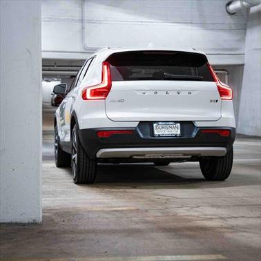 2025 Volvo XC40 B5 Plus Bright Theme