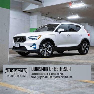 2025 Volvo XC40 B5 Plus Bright Theme