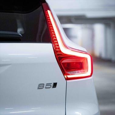 2025 Volvo XC40 B5 Plus Bright Theme