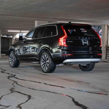 2022 Volvo XC90 T6 Momentum