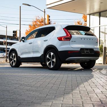 2024 Volvo XC40 B5 Plus Bright Theme