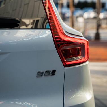 2024 Volvo XC40 B5 Plus Bright Theme