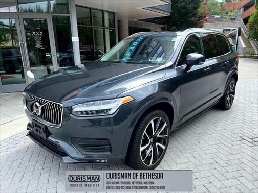 2022 Volvo XC90 T6 Momentum