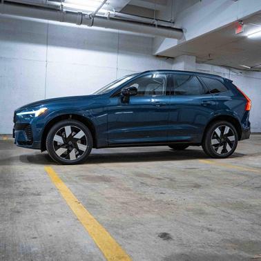 2025 Volvo XC60 Plug-In Hybrid T8 Ultra