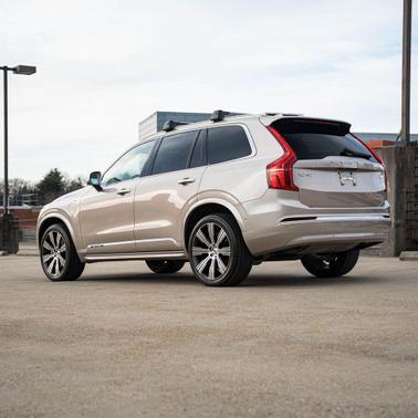 2023 Volvo XC90 Recharge Plug-In Hybrid T8 Ultimate Bright Theme 7-Seater