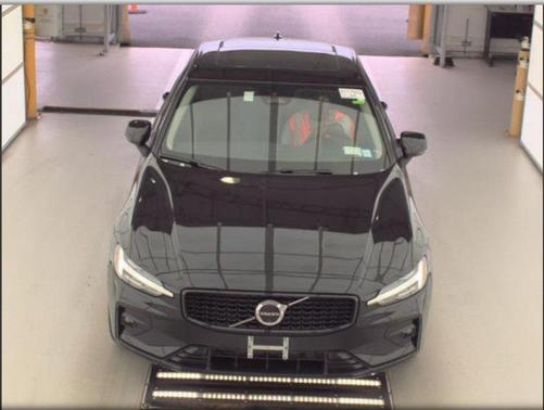 2025 Volvo S60 B5 Plus