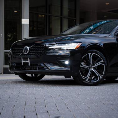 2025 Volvo S60 B5 Plus