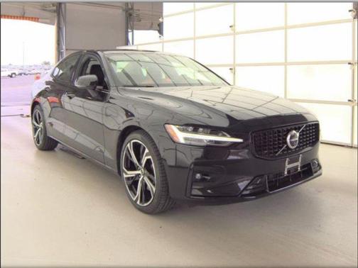 2025 Volvo S60 B5 Plus