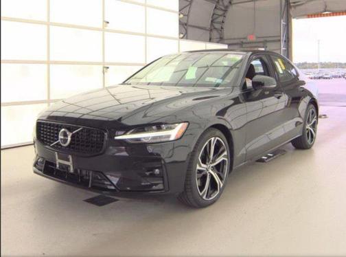 2025 Volvo S60 B5 Plus