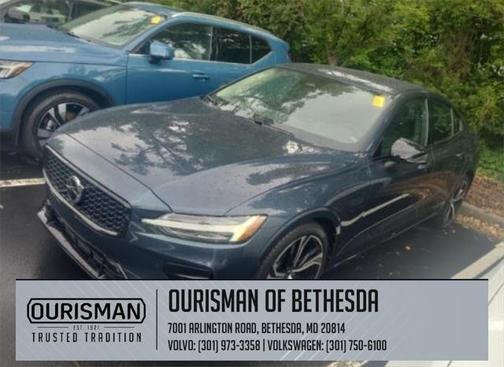 2024 Volvo S60 B5 Plus Dark Theme