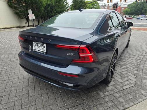 2024 Volvo S60 B5 Plus Dark Theme