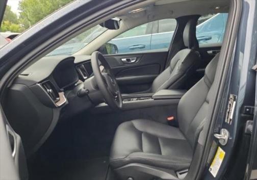 2024 Volvo S60 B5 Plus Dark Theme