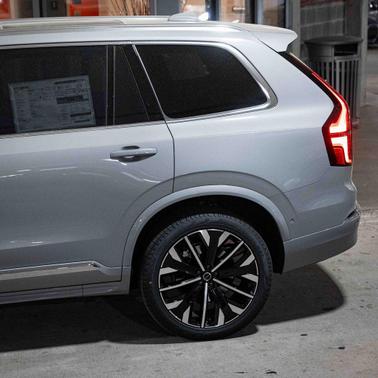2025 Volvo XC90 Plug-In Hybrid T8 Plus 6-Seater