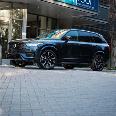 2023 Volvo XC90 Recharge Plug-In Hybrid T8 Ultimate Dark Theme 7-Seater