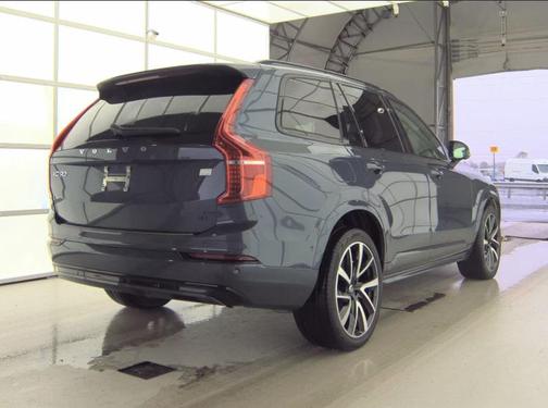 2023 Volvo XC90 Recharge Plug-In Hybrid T8 Ultimate Dark Theme 7-Seater