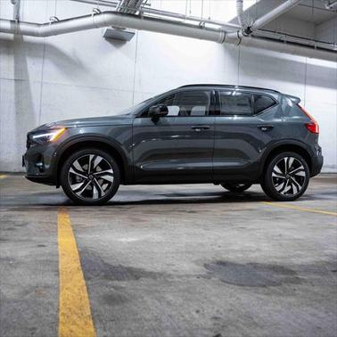2026 Volvo XC40 B5 Ultra