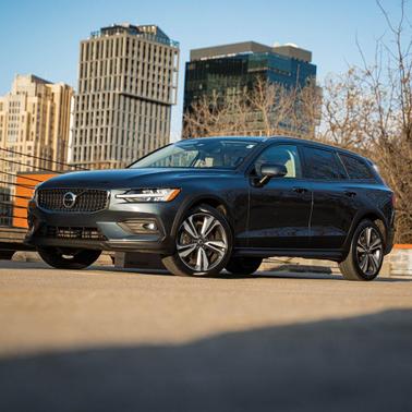 2023 Volvo V60 Cross Country B5 Plus