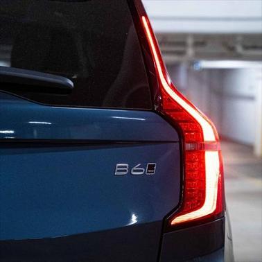 2025 Volvo XC90 B6 Plus 7-Seater