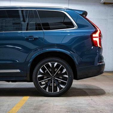 2025 Volvo XC90 B6 Plus 7-Seater