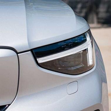 Silver Dawn 2023 Volvo XC40 Ultimate
