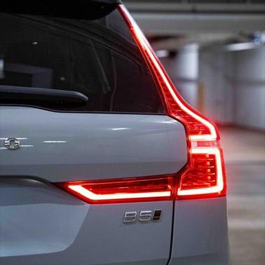 2025 Volvo XC60 B5 Ultra