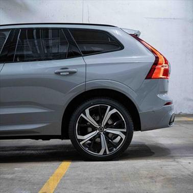 2025 Volvo XC60 B5 Ultra