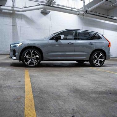 2025 Volvo XC60 B5 Ultra