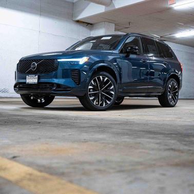 2026 Volvo XC90 B6 Ultra Dark Theme 7-Seater