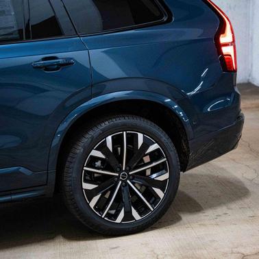 2026 Volvo XC90 B6 Ultra Dark Theme 7-Seater