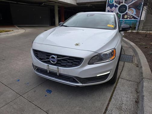 2016 Volvo V60 Cross Country T5