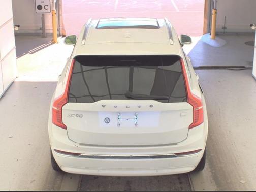 2024 Volvo XC90 Recharge Plug-In Hybrid T8 Ultimate Bright Theme 7-Seater