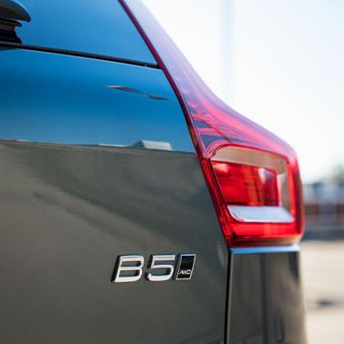 2026 Volvo XC40 B5 Ultra