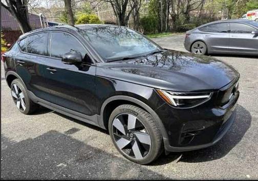 Onyx Black 2023 Volvo C40 Recharge Pure Electric Ultimate