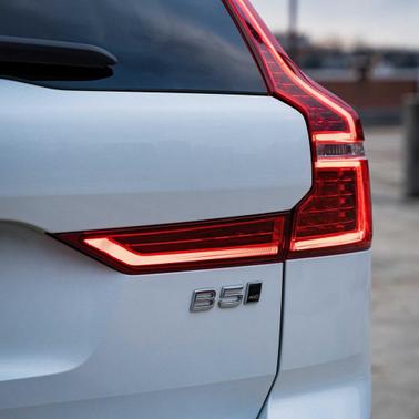 2025 Volvo XC60 B5 Plus