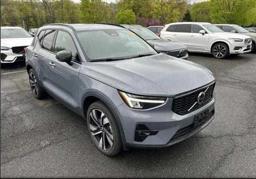 Thunder Grey 2023 Volvo XC40 Plus