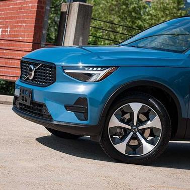Fjord Blue 2024 Volvo XC40 Core