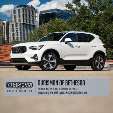 2024 Volvo XC40 B5 Plus Bright Theme