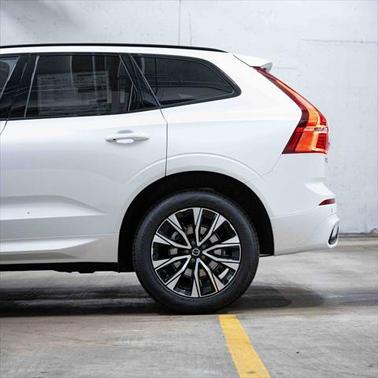 2025 Volvo XC60 B5 Core