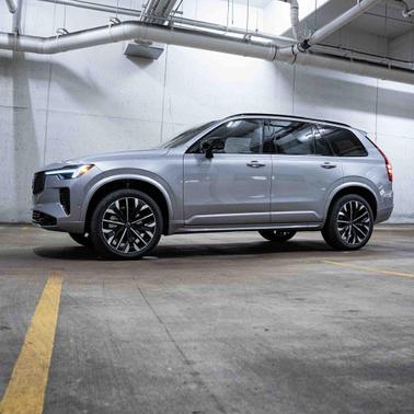 2026 Volvo XC90 B6 Ultra Dark Theme 6-Seater