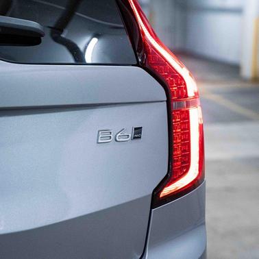 2026 Volvo XC90 B6 Ultra Dark Theme 6-Seater