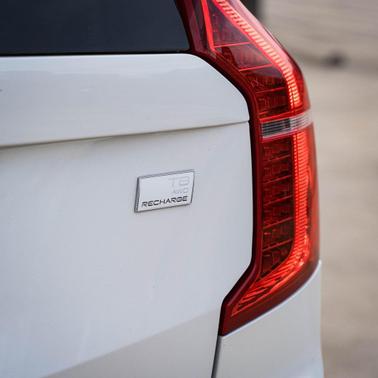 2024 Volvo XC90 Recharge Plug-In Hybrid T8 Core Bright Theme