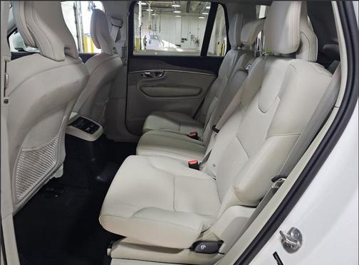 2024 Volvo XC90 Recharge Plug-In Hybrid T8 Core Bright Theme