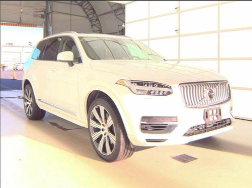 2024 Volvo XC90 Recharge Plug-In Hybrid T8 Core Bright Theme