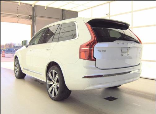 2024 Volvo XC90 Recharge Plug-In Hybrid T8 Core Bright Theme