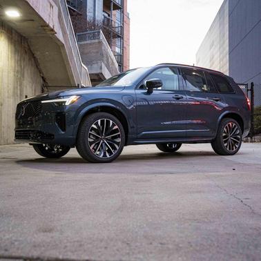 2026 Volvo XC90 Plug-In Hybrid T8 Ultra Dark Theme 7-Seater