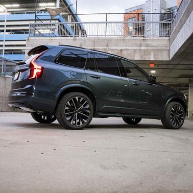 2026 Volvo XC90 Plug-In Hybrid T8 Ultra Dark Theme 7-Seater