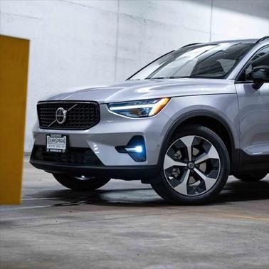 2026 Volvo XC40 B5 Plus